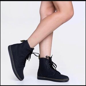 Dr. Martens size 6 women’s ankle booties